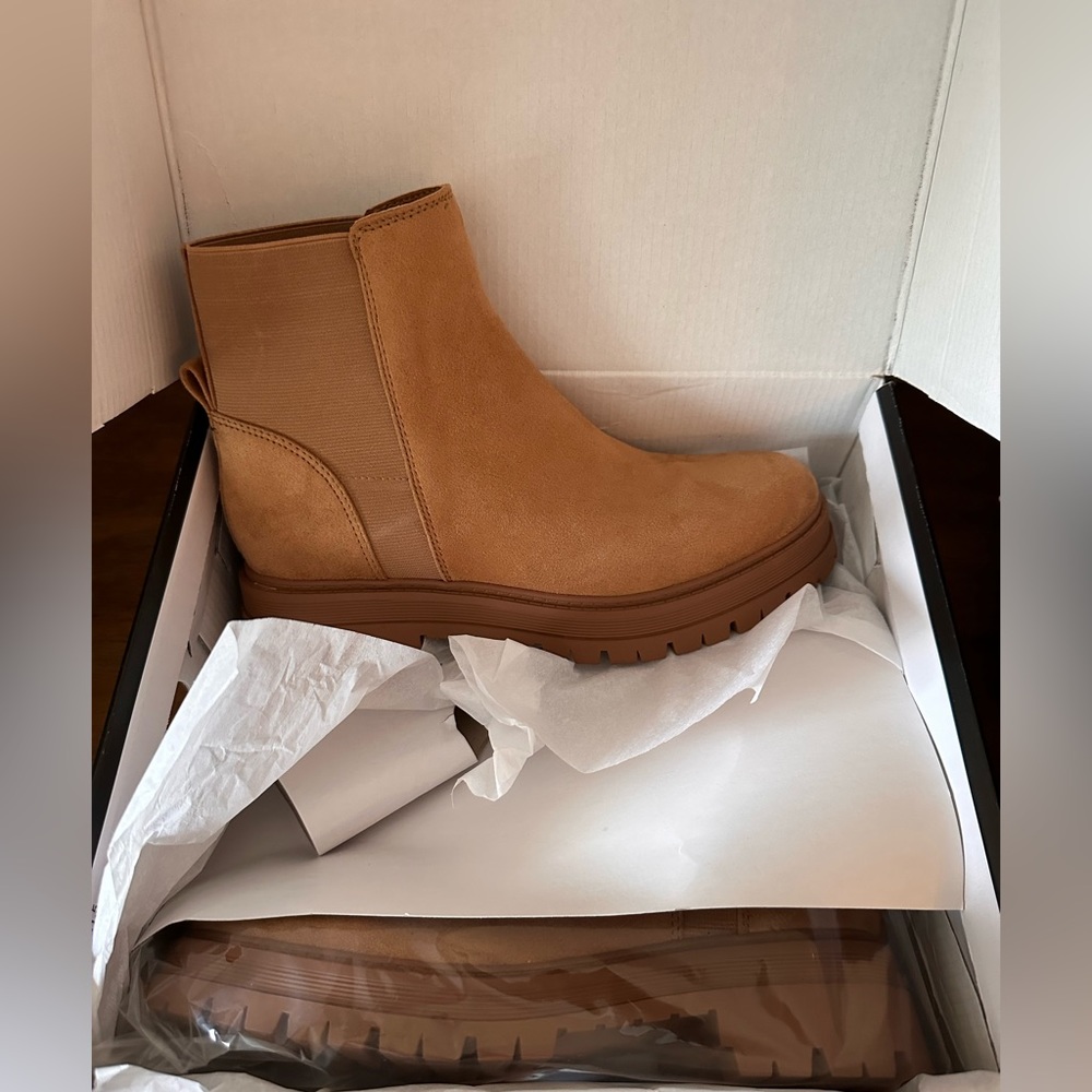 Nine West Dark Natural Patrish Size 9 Booties Brand New In Box - Picture 2 of 5